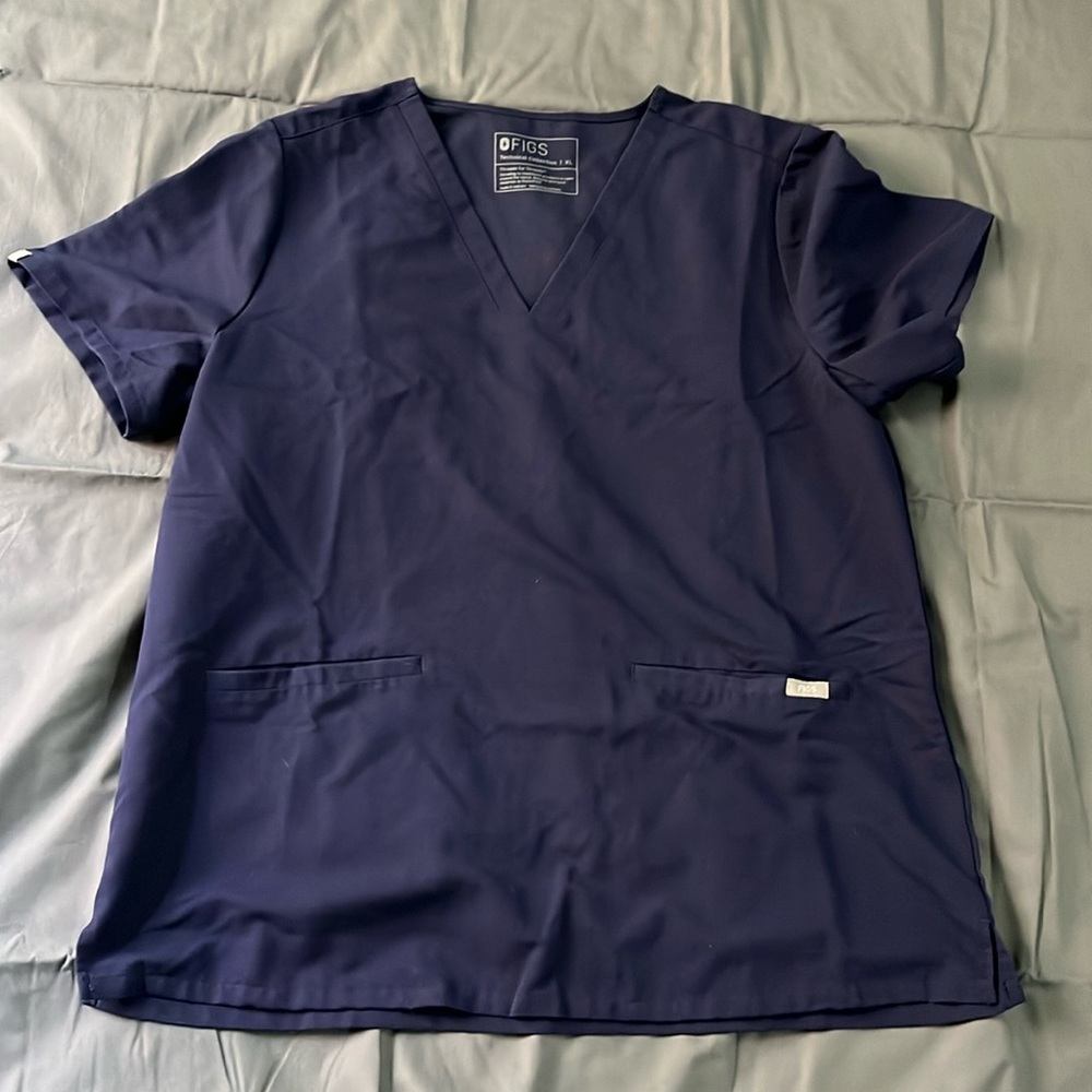 Figs scrub top